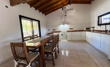 Casa en  Arroyo de la Cruz. Exaltación de la Cruz