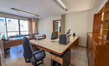 Venta oficinas galería La Favorita zona Centro, Rosario