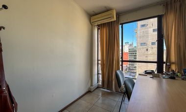 Venta oficinas galería La Favorita zona Centro, Rosario