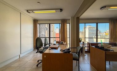 Venta oficinas galería La Favorita zona Centro, Rosario