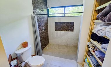 Casa en venta, zona norte de Mérida. Privada Hacienda Cholul