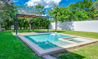 Casa en venta, zona norte de Mérida. Privada Hacienda Cholul