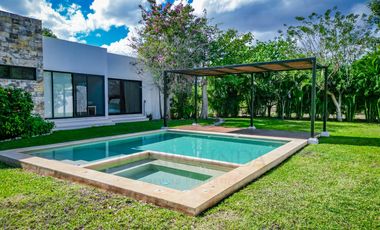 Casa en venta, zona norte de Mérida. Privada Hacienda Cholul