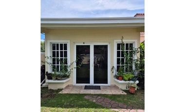 Venta de Casa en Villa Valencia ,Costa Sur, Cod-J270