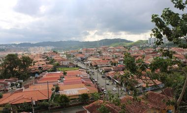 Se vende Casa en Bosques de cibeles, Altos de Panama