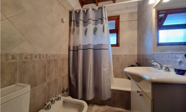 HERMOSO CHALET EN ZONA IGLESIA DE PINAMAR