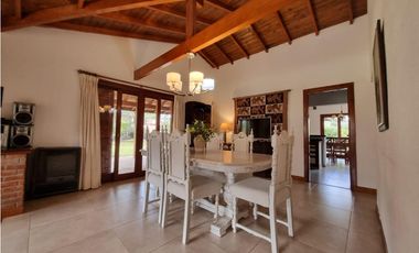 HERMOSO CHALET EN ZONA IGLESIA DE PINAMAR