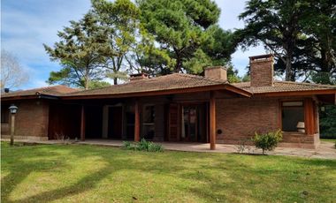 HERMOSO CHALET EN ZONA IGLESIA DE PINAMAR