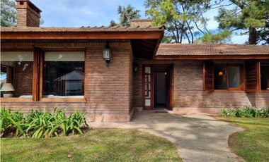 HERMOSO CHALET EN ZONA IGLESIA DE PINAMAR