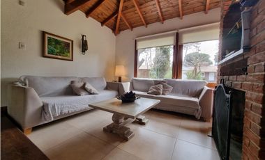 HERMOSO CHALET EN ZONA IGLESIA DE PINAMAR