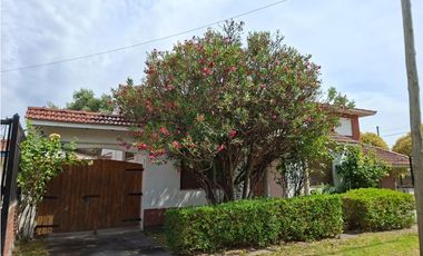 ZONA COLINAS; CHALET 3 AMB- EXCELENTE UBICACION