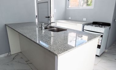 Casa en venta c/ cochera en Centro