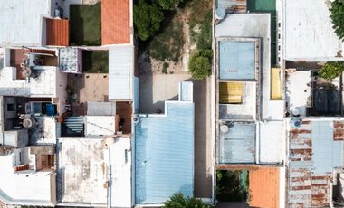 Casa en venta c/ cochera en Centro