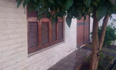 CASA CON DEPARTAMENTO.ZONA TEATRO DEL BICENTENARIO