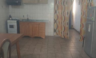 CASA CON DEPARTAMENTO.ZONA TEATRO DEL BICENTENARIO