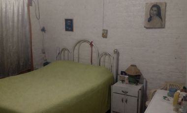 CASA CON DEPARTAMENTO.ZONA TEATRO DEL BICENTENARIO