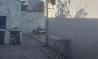 CASA CON DEPARTAMENTO.ZONA TEATRO DEL BICENTENARIO