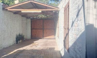 CASA CON DEPARTAMENTO.ZONA TEATRO DEL BICENTENARIO