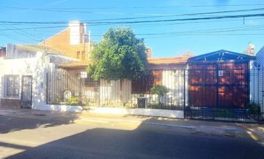 CASA CON DEPARTAMENTO.ZONA TEATRO DEL BICENTENARIO