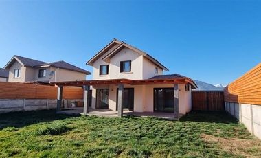 Casa en Venta en Sendero Rio Ñiuble 430 Machali