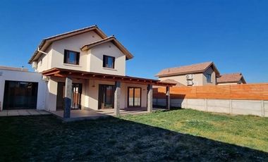 Casa en Venta en Sendero Rio Ñiuble 430 Machali