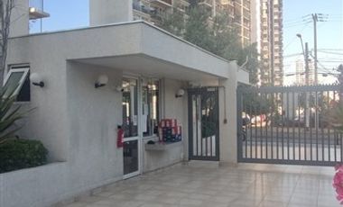 Departamento en Venta en Venta Depto 2H 1B Estacionamiento Bodega Froilan Roa Macul