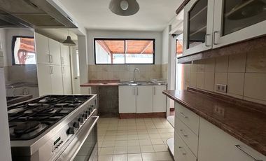 Casa en Arriendo en luis calvo mackenna con avenida las condes