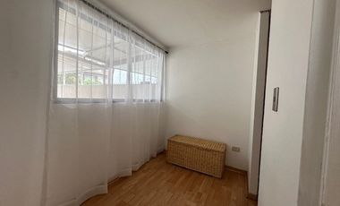 Casa en Arriendo en luis calvo mackenna con avenida las condes