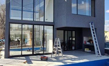 VENTA CASA BARRIO CERRADO SAN RAMON-PILAR DEL ESTE