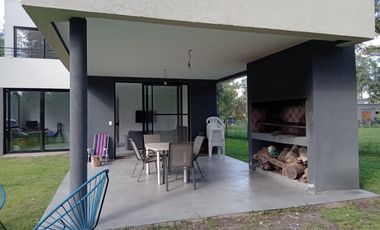 VENTA DE CASA EN MANZANARES PILAR