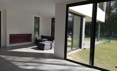 VENTA DE CASA EN MANZANARES PILAR