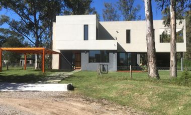 VENTA DE CASA EN MANZANARES PILAR
