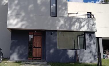 VENTA DE CASA EN MANZANARES PILAR