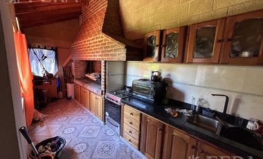 Venta Casa 6 ambientes con cochera y quincho en San Jose