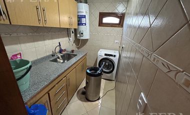 Venta Casa 6 ambientes con cochera y quincho en San Jose