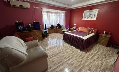 Venta Casa 6 ambientes con cochera y quincho en San Jose