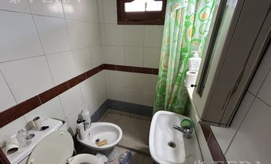 Venta Casa 6 ambientes con cochera y quincho en San Jose