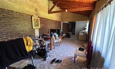 Venta Casa 6 ambientes con cochera y quincho en San Jose