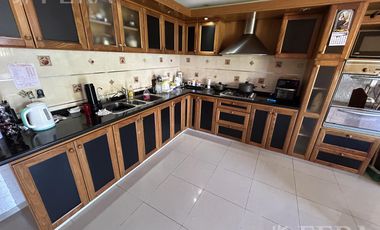 Venta Casa 6 ambientes con cochera y quincho en San Jose