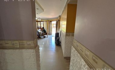 Venta Casa 6 ambientes con cochera y quincho en San Jose