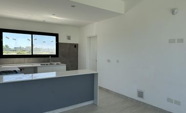 VENTA CASA A ESTRENAR SAN SEBASTIAN  AREA 11 CON VISTA A LA LAGUNA