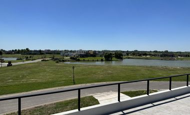 VENTA CASA A ESTRENAR SAN SEBASTIAN  AREA 11 CON VISTA A LA LAGUNA