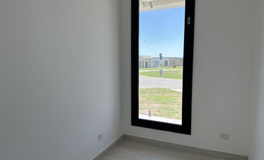 VENTA CASA A ESTRENAR SAN SEBASTIAN  AREA 11 CON VISTA A LA LAGUNA
