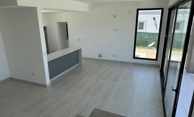 VENTA CASA A ESTRENAR SAN SEBASTIAN  AREA 11 CON VISTA A LA LAGUNA