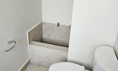 LOCAL EN VENTA EN SEGUNDA PLANTA EN COL. VILLAS DE SANTA ENGRACIA