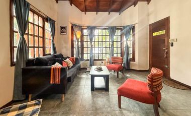 LA FLORIDA. Casa 4 amb. en lote 10 x 34