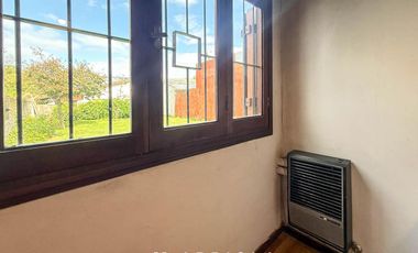 LA FLORIDA. Casa 4 amb. en lote 10 x 34