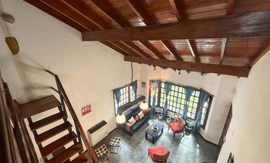 LA FLORIDA. Casa 4 amb. en lote 10 x 34