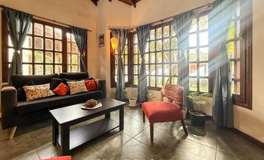 LA FLORIDA. Casa 4 amb. en lote 10 x 34