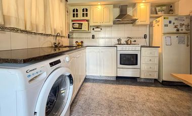 LA FLORIDA. Casa 4 amb. en lote 10 x 34